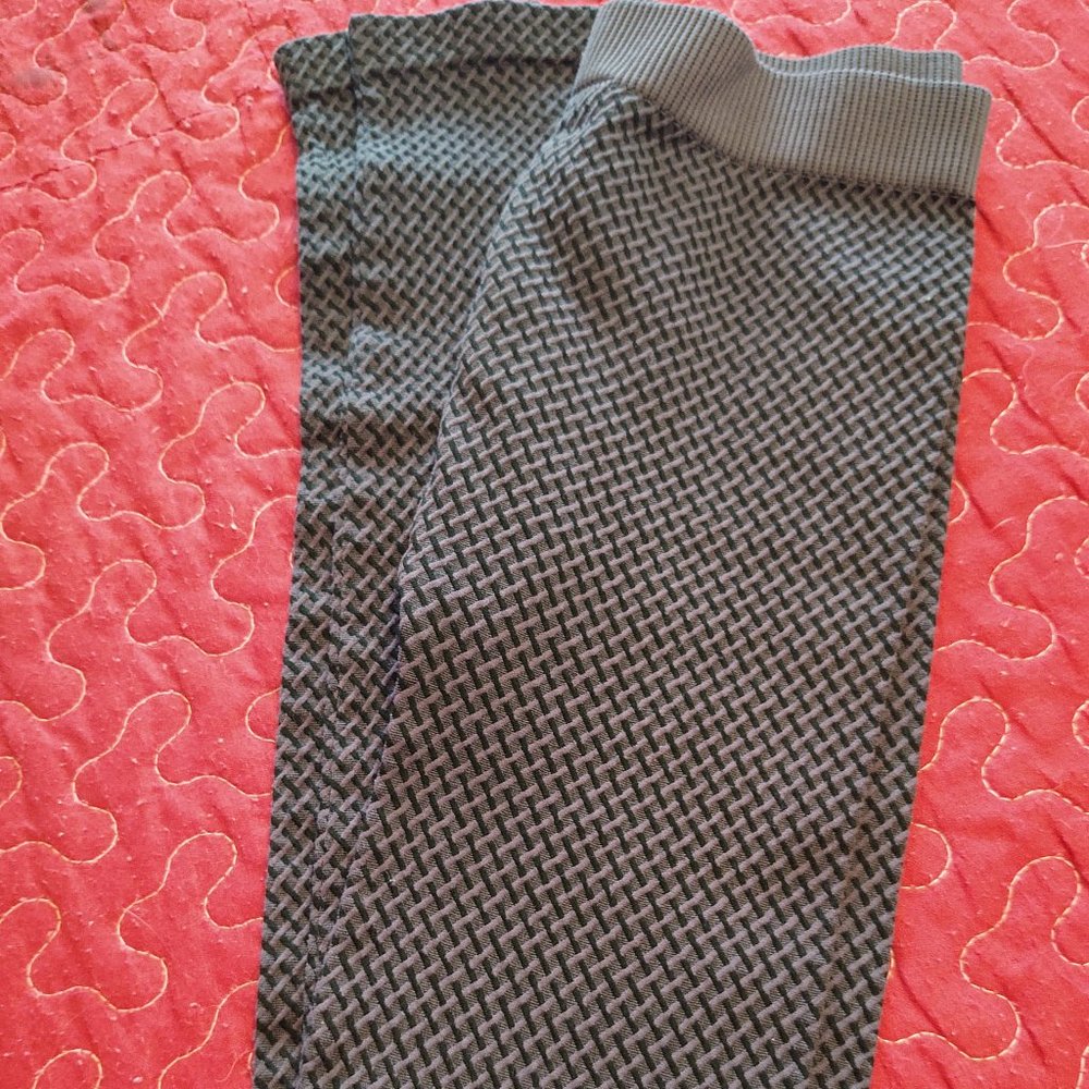 Nikibiki Black with a hint of grey leggings Size S